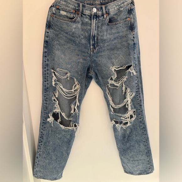 American Eagle Baggy Mom Jeans - Picture 2 of 5